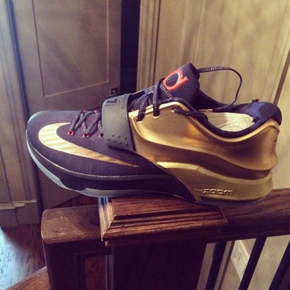 kd 7 black and gold