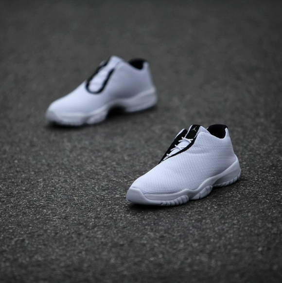 air jordan future low white