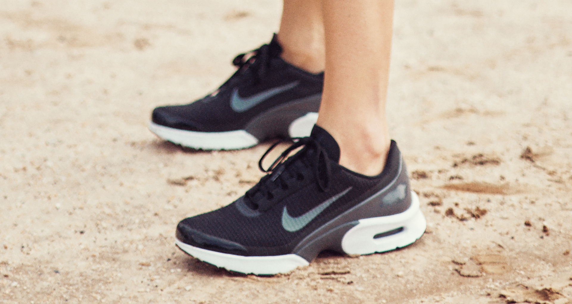 nike air max jewell trainers