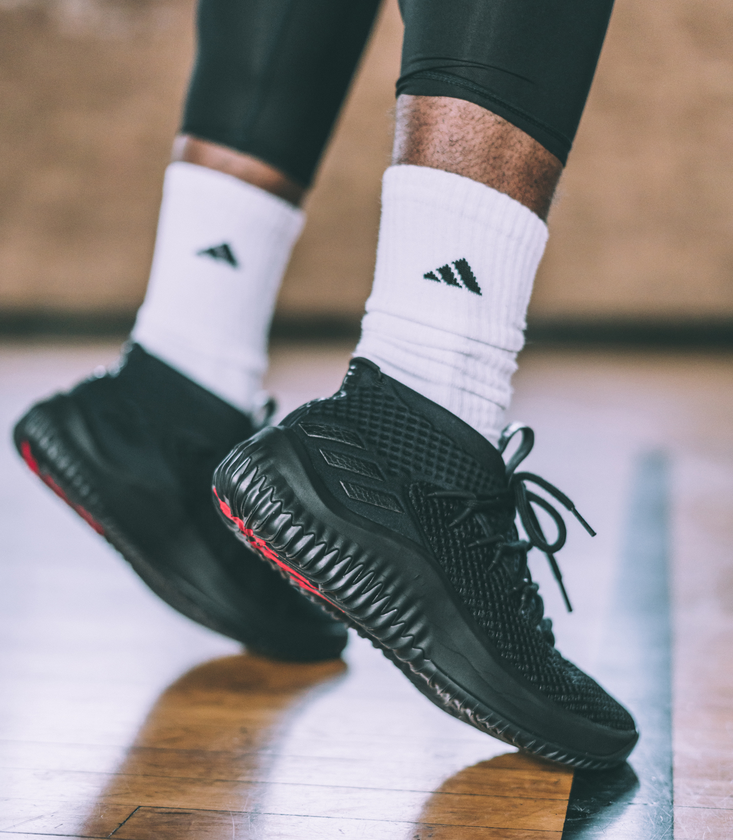 dame 4 on foot