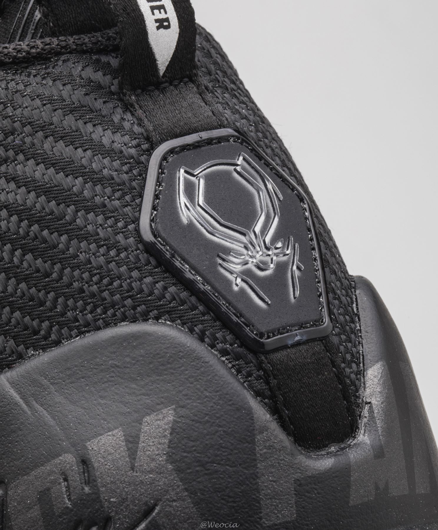 klay thompson black panther shoes