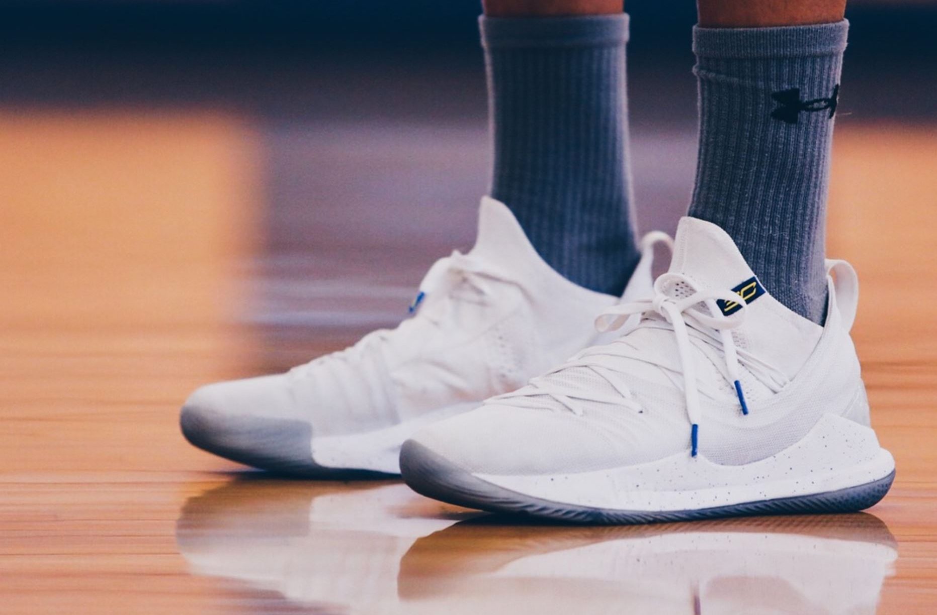 Steph Curry Practices in New Curry 5 PE 