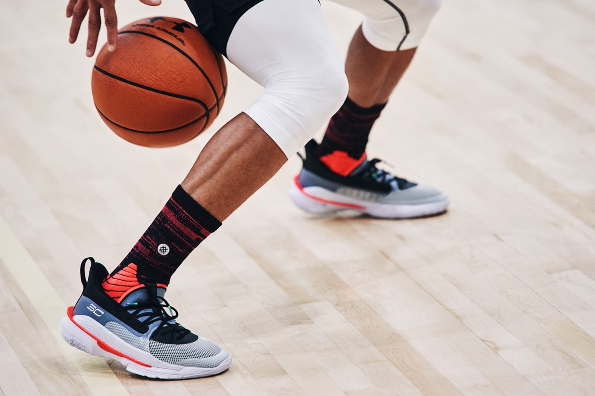 under armour curry 7 - dribbling 1